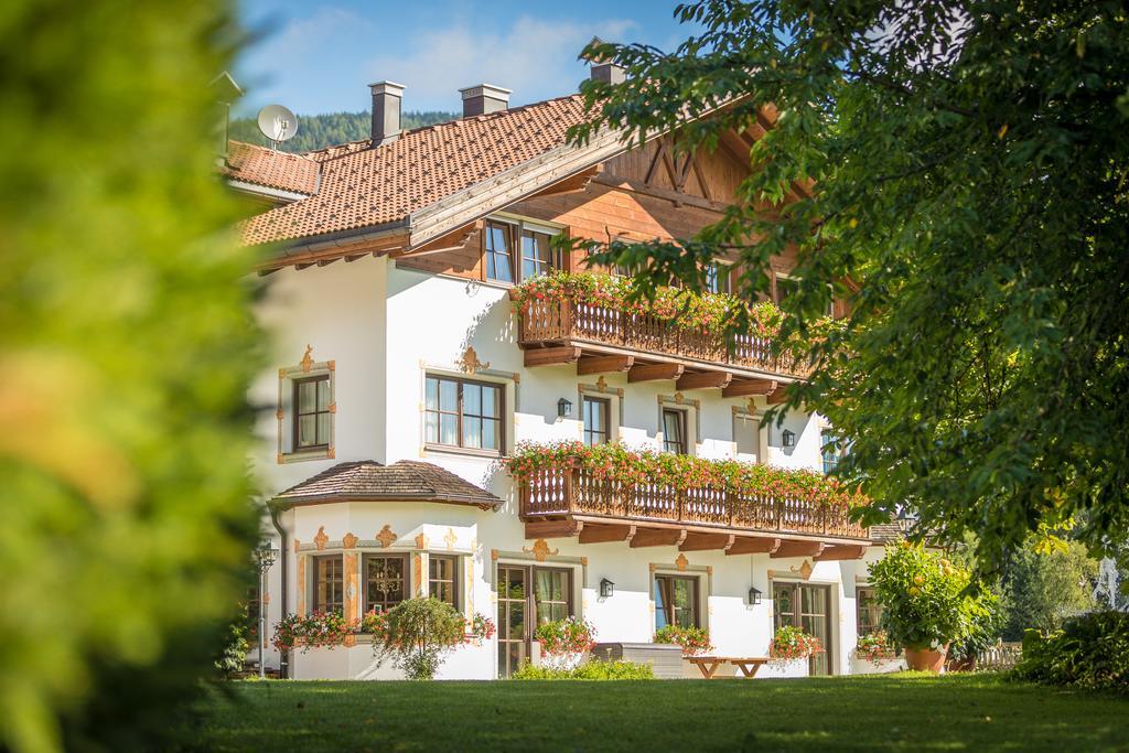 Apartments Hubertushof Dobbiaco Exterior foto