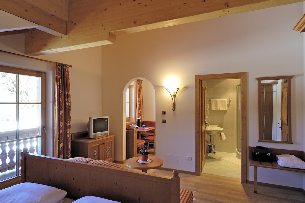 Apartments Hubertushof Dobbiaco Quarto foto